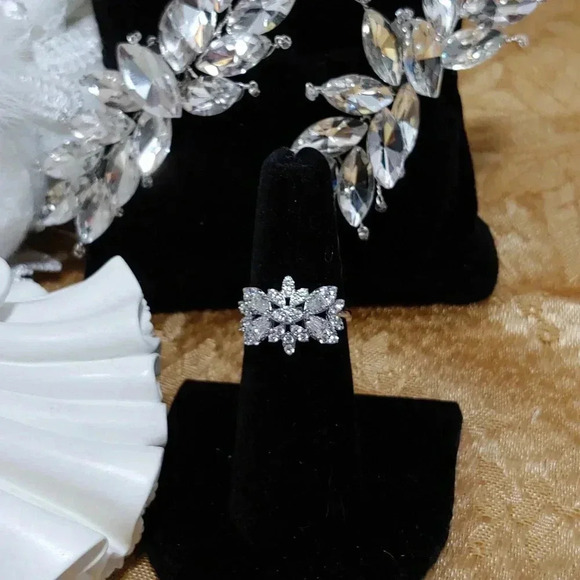 7pc Unique One-Of-A-Kind Tiara Bridal Package - Picture 11 of 12